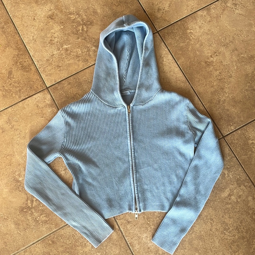Light Blue Crop Zip sweater/jacket